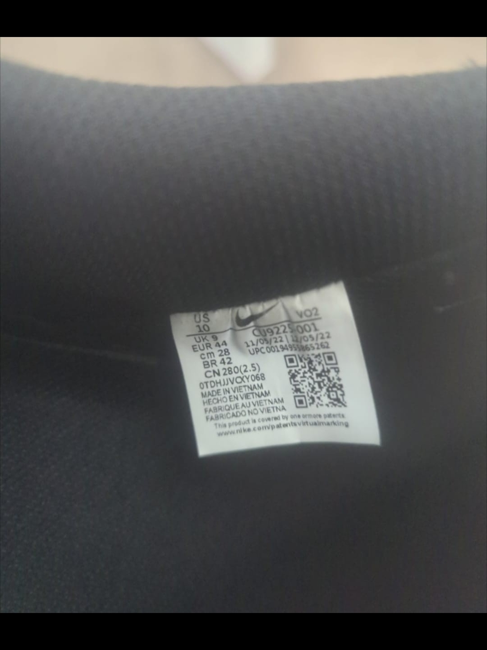 Nike Black Interior Size Tag Detail